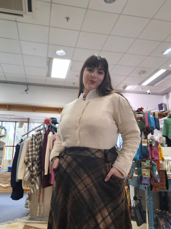 White ladies Cashmere cardigan LUMBER