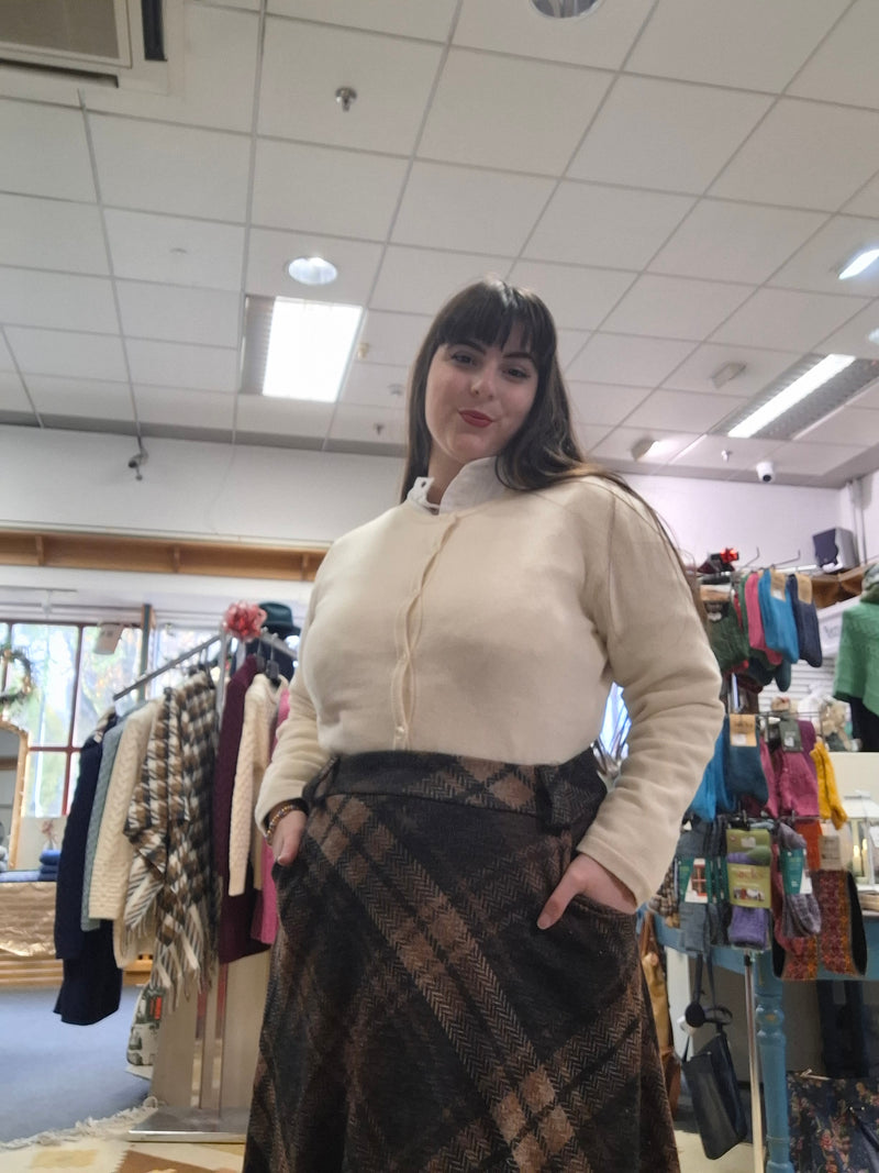 White ladies Cashmere cardigan LUMBER